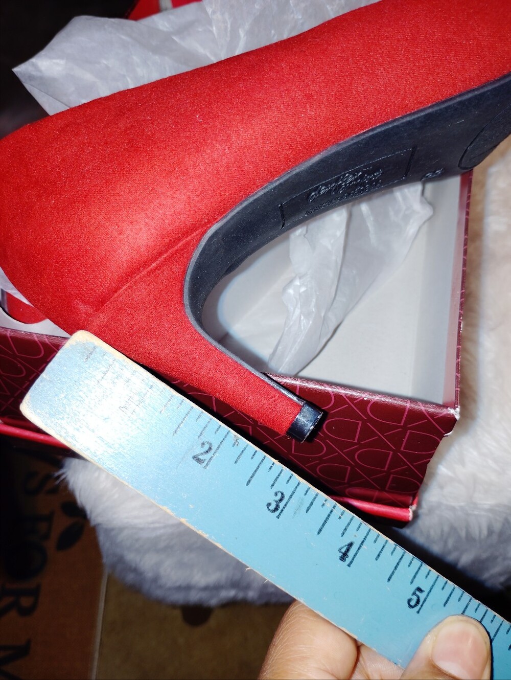 Dexflex Comfort (Payless) red suede pumps 8 wide - Picture 8 of 8